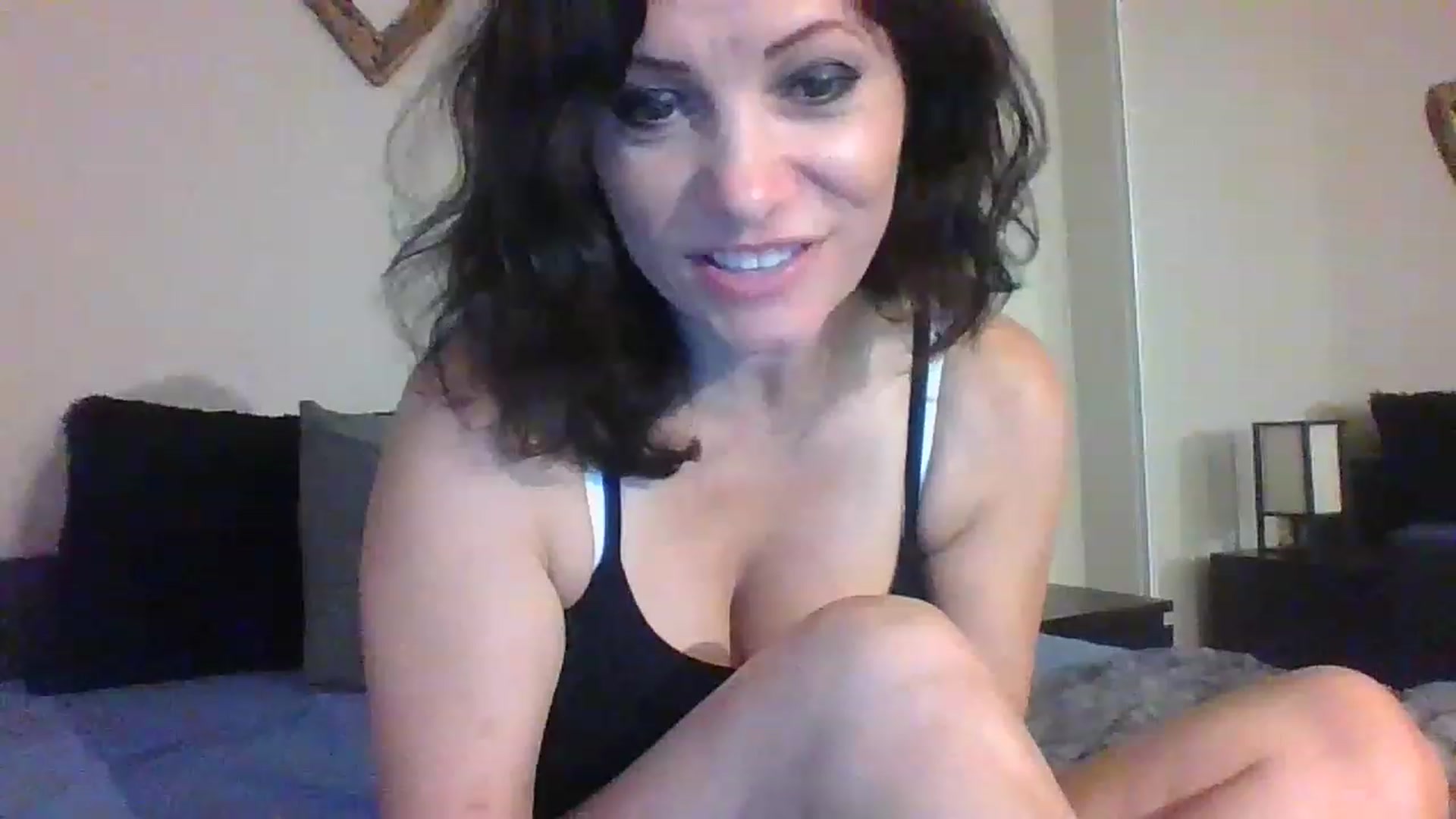 Gallery image thumbnail from LVDOLL's myfreecams stream on, 06/01/2023, 02:50 image 13 of 20
