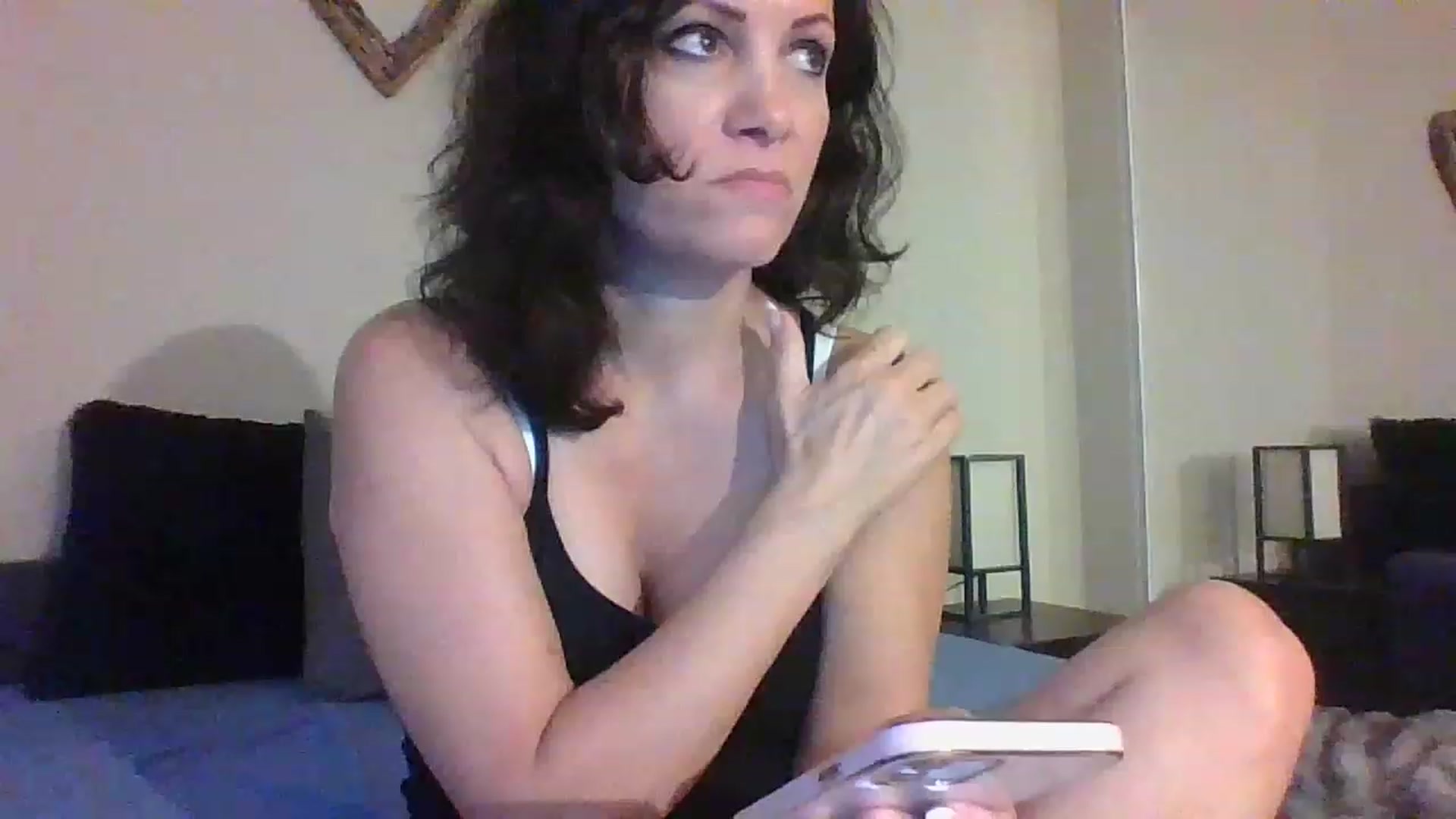 Gallery image thumbnail from LVDOLL's myfreecams stream on, 06/01/2023, 02:50 image 10 of 20