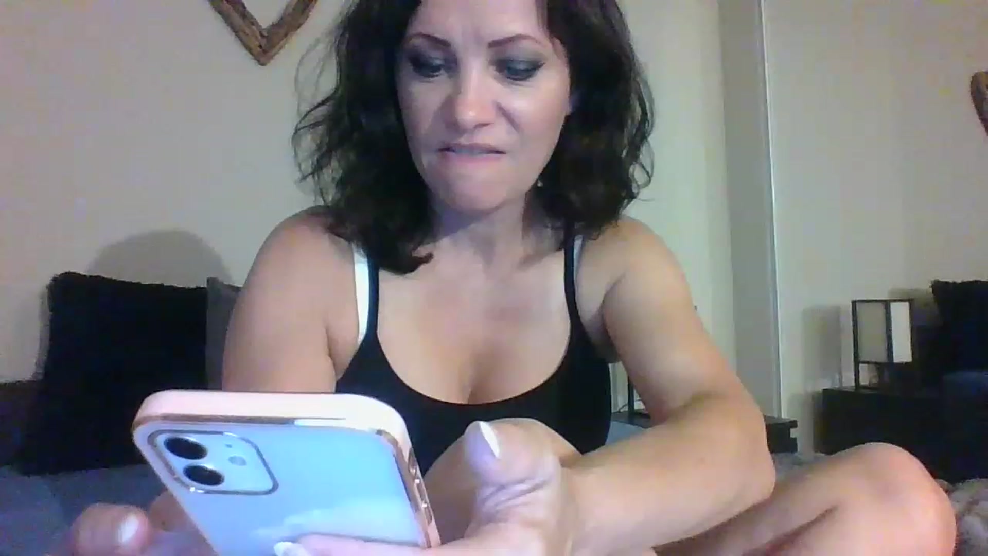 Gallery image thumbnail from LVDOLL's myfreecams stream on, 06/01/2023, 02:50 image 16 of 20