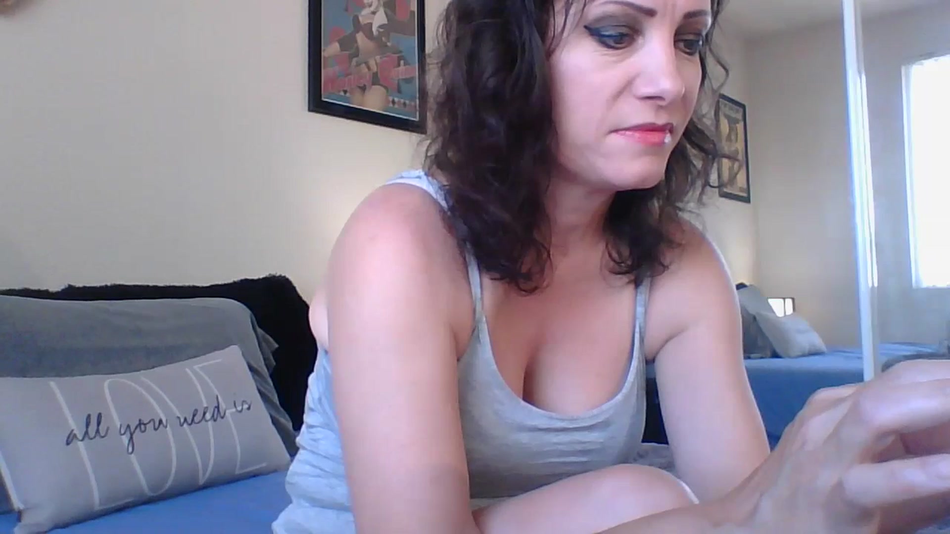 Gallery image thumbnail from LVDOLL's myfreecams stream on, 06/06/2023, 22:06 image 10 of 20