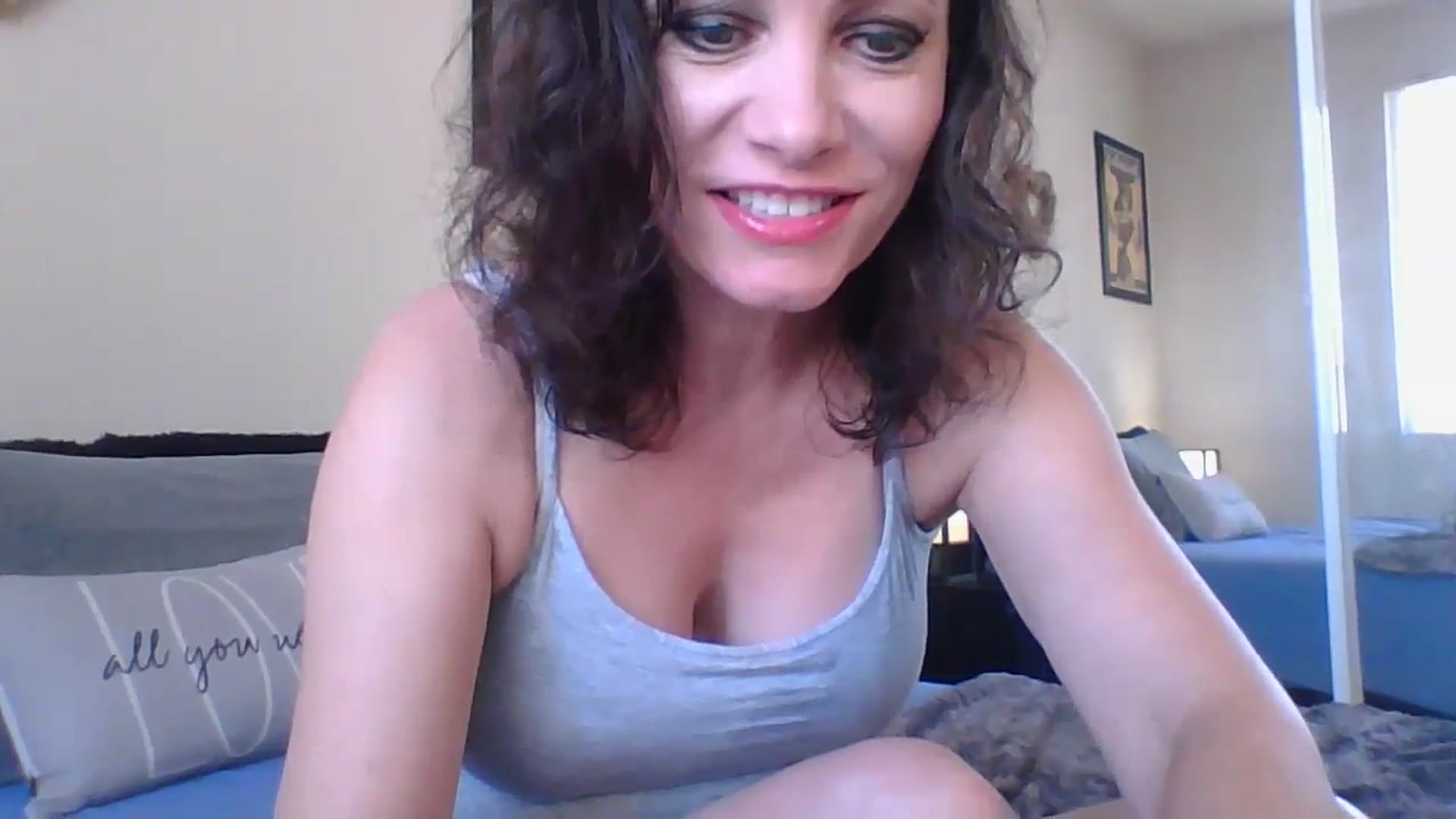 Gallery image thumbnail from LVDOLL's myfreecams stream on, 06/06/2023, 22:06 image 6 of 20