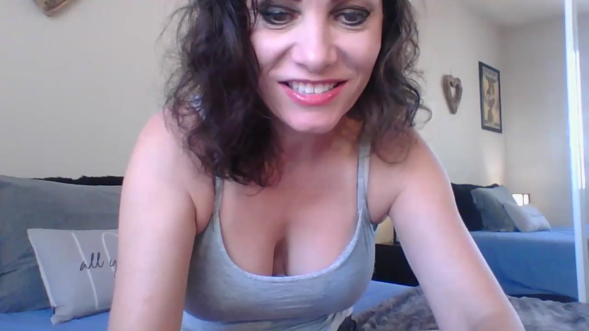 Gallery image thumbnail from LVDOLL's myfreecams stream on, 06/06/2023, 22:06 image 18 of 20
