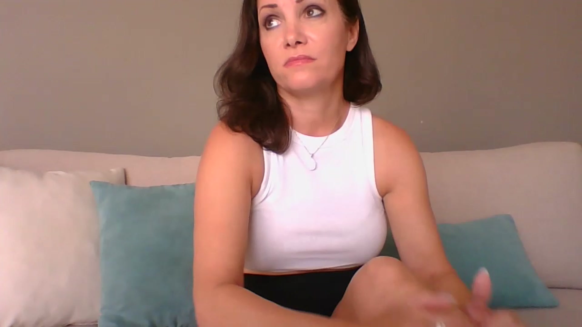 Gallery image thumbnail from LVDOLL's myfreecams stream on, 06/18/2023, 19:53 image 16 of 20