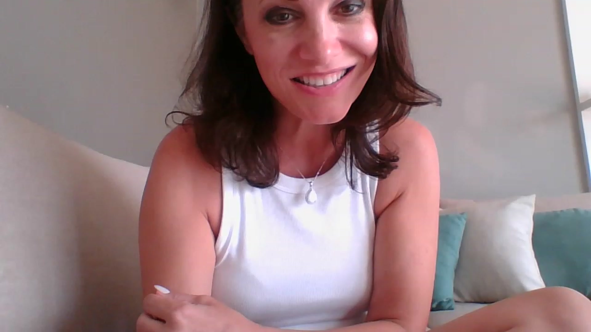 Gallery image thumbnail from LVDOLL's myfreecams stream on, 06/18/2023, 21:18 image 6 of 20
