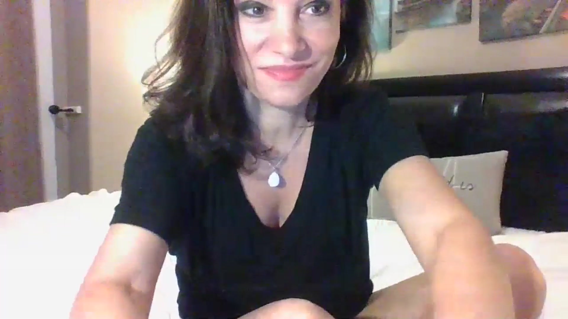 Gallery image thumbnail from LVDOLL's myfreecams stream on, 06/25/2023, 04:08 image 17 of 20