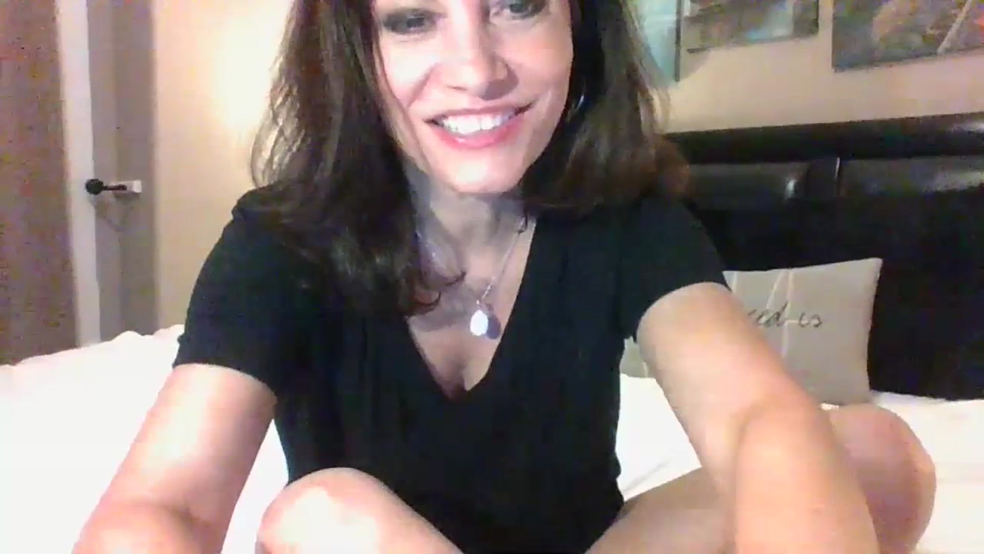 Gallery image thumbnail from LVDOLL's myfreecams stream on, 06/25/2023, 04:08 image 19 of 20