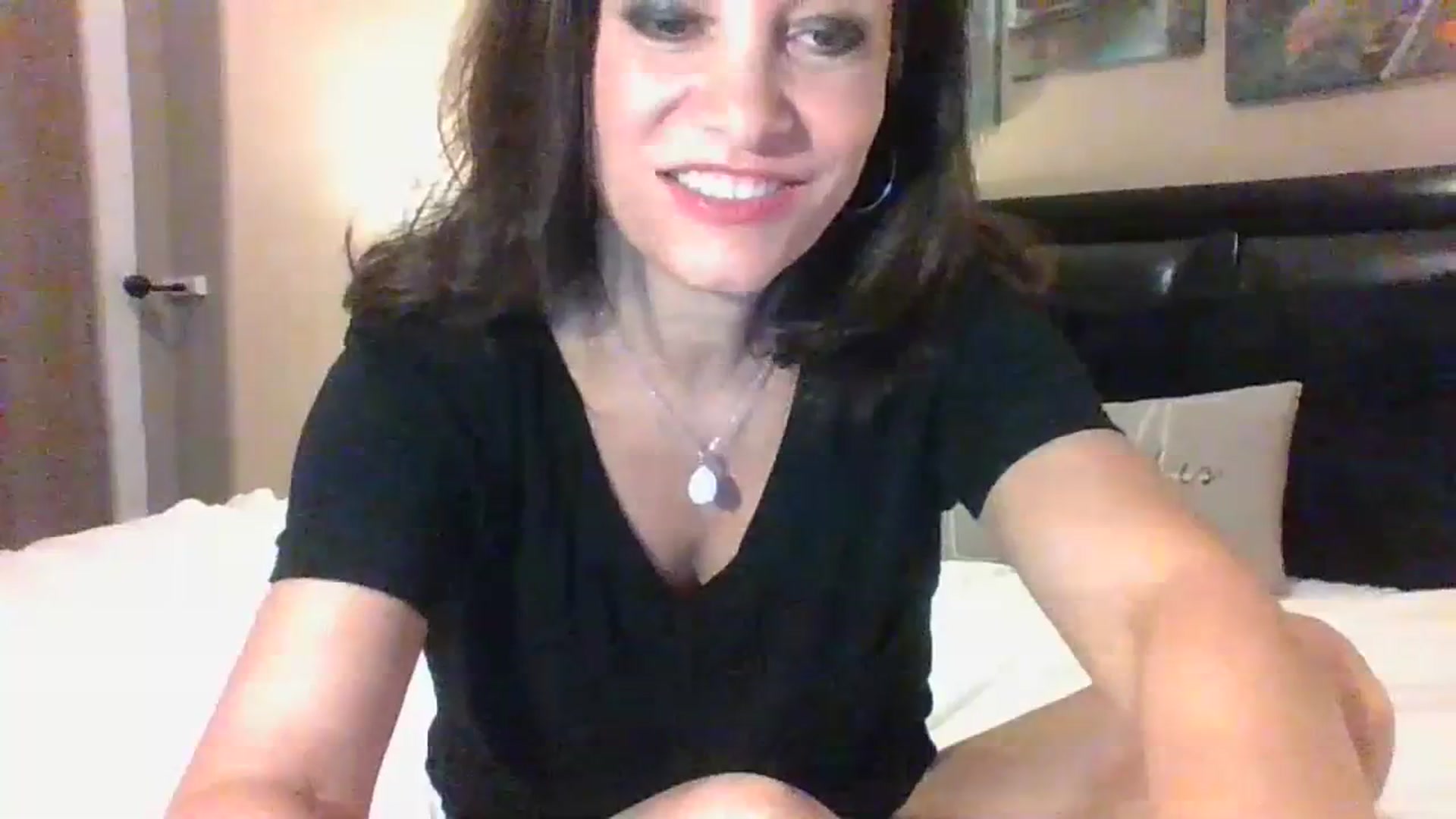 Gallery image thumbnail from LVDOLL's myfreecams stream on, 06/25/2023, 04:08 image 18 of 20
