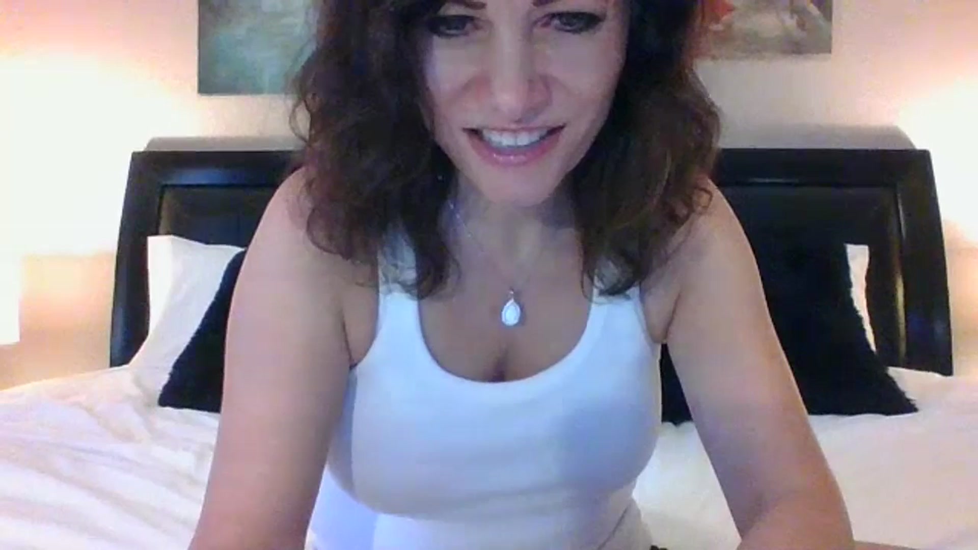 Gallery image thumbnail from LVDOLL's myfreecams stream on, 07/08/2023, 22:54 image 8 of 20