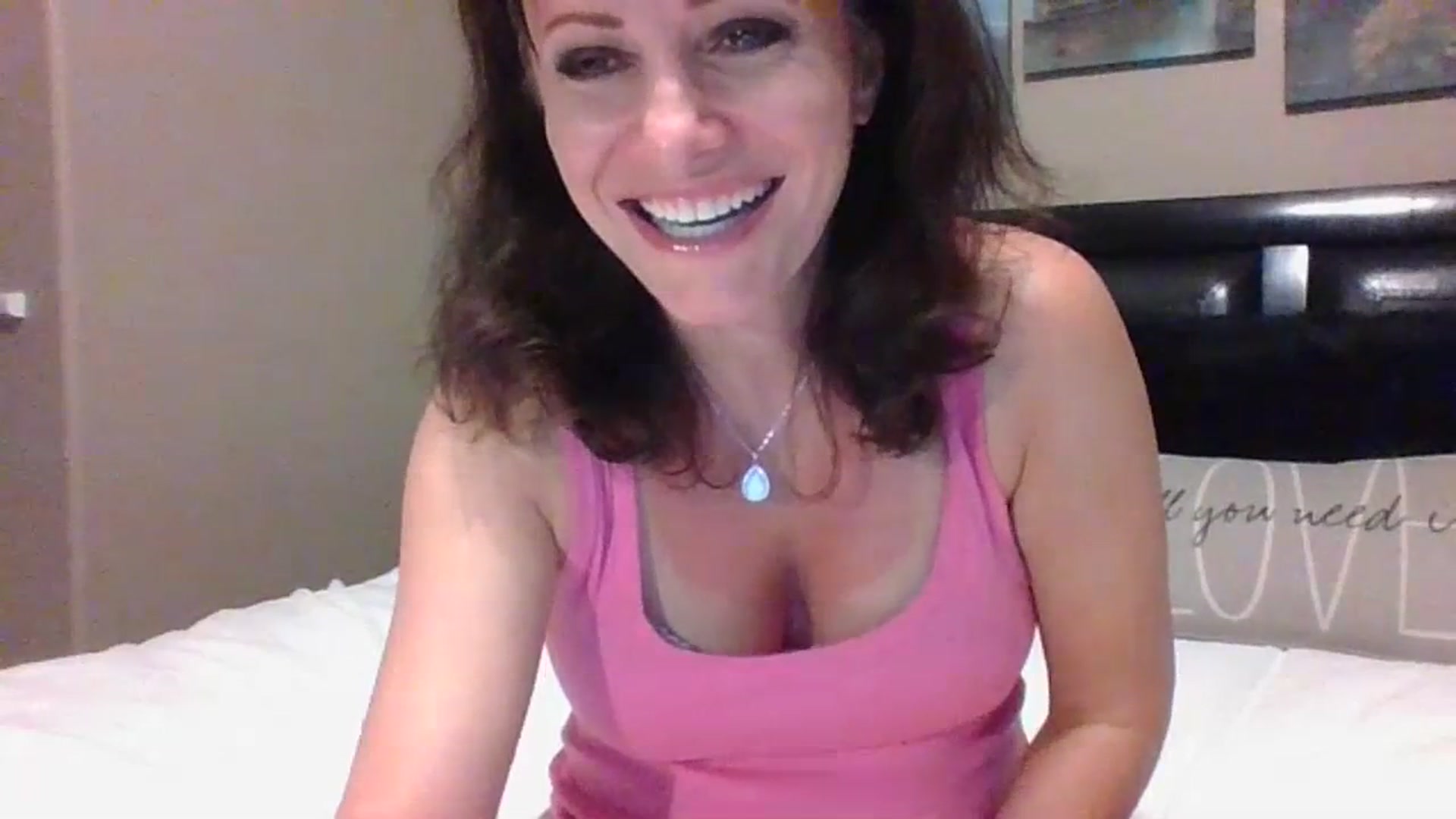 Gallery image thumbnail from LVDOLL's myfreecams stream on, 07/10/2023, 04:42 image 17 of 20