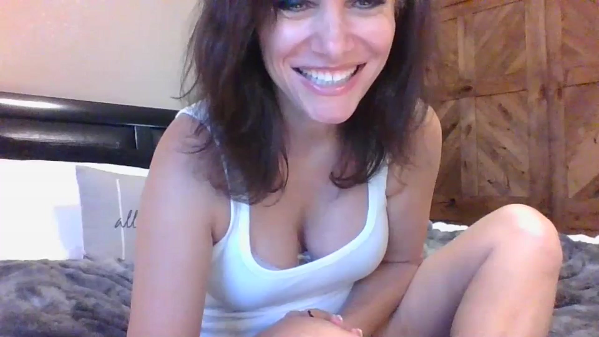 Gallery image thumbnail from LVDOLL's myfreecams stream on, 07/16/2023, 24:05 image 16 of 20