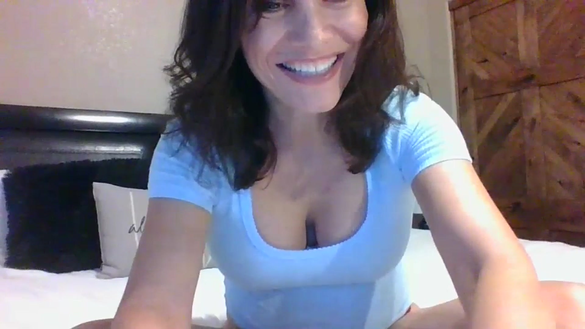 Gallery image thumbnail from LVDOLL's myfreecams stream on, 07/18/2023, 02:37 image 18 of 20