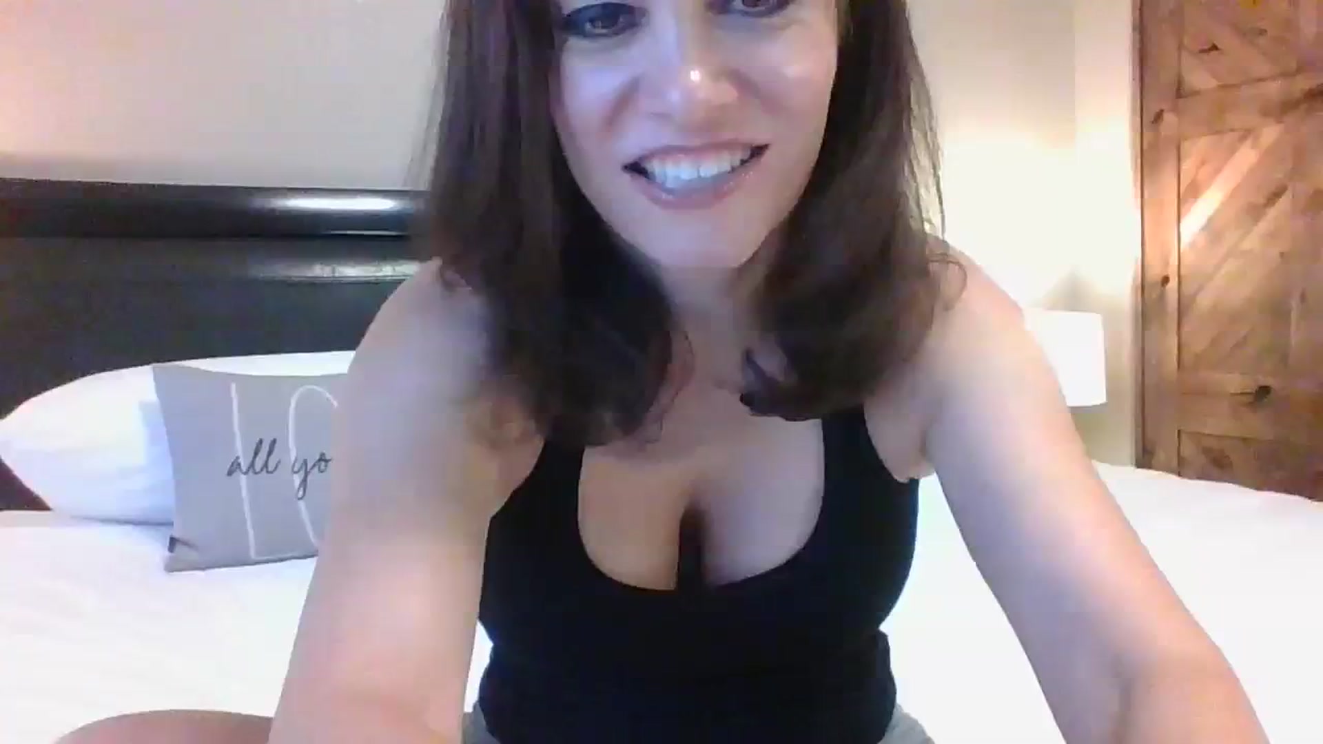 Gallery image thumbnail from LVDOLL's myfreecams stream on, 08/03/2023, 24:00 image 19 of 20