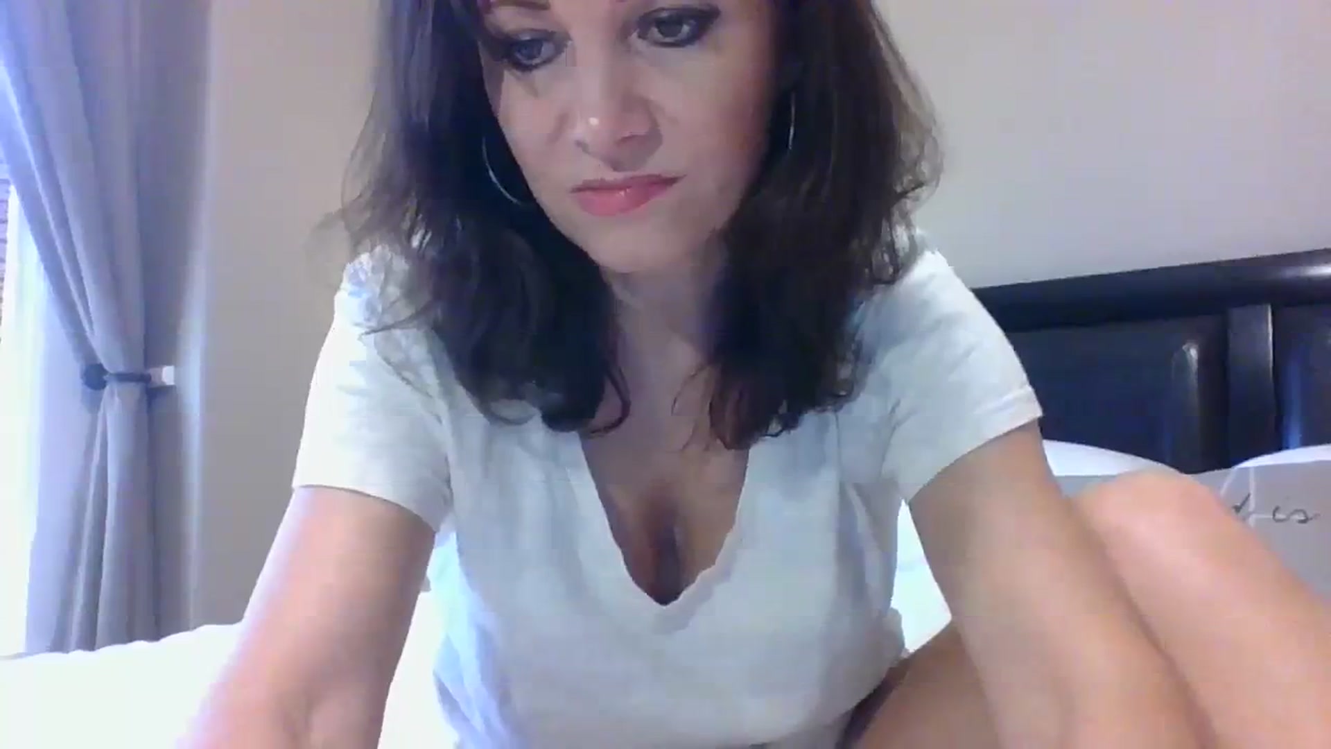 Gallery image thumbnail from LVDOLL's myfreecams stream on, 08/04/2023, 21:00 image 7 of 20