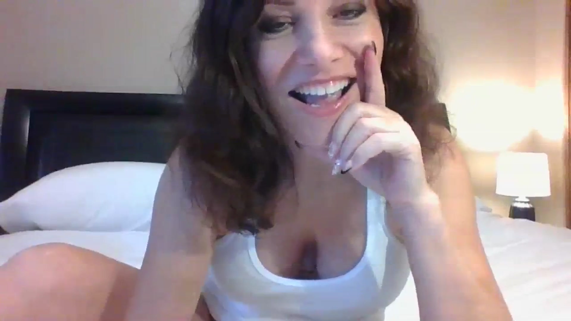 Gallery image thumbnail from LVDOLL's myfreecams stream on, 08/06/2023, 23:07 image 16 of 20