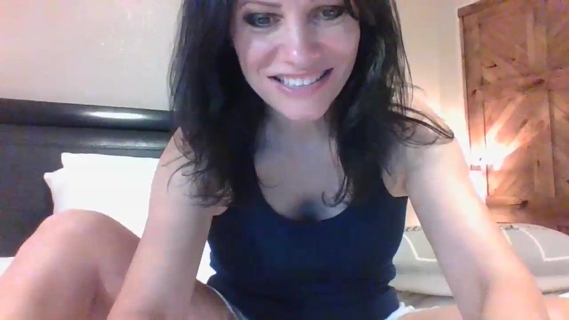 Gallery image thumbnail from LVDOLL's myfreecams stream on, 09/26/2023, 24:14 image 6 of 20