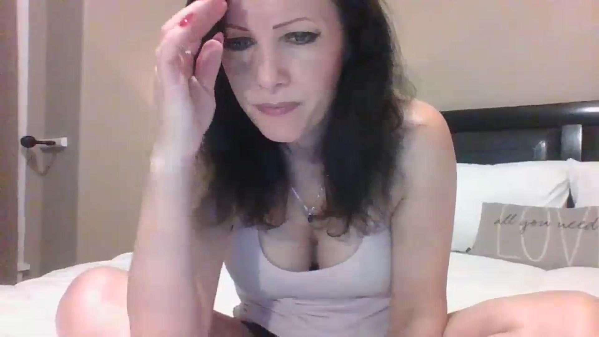 Gallery image thumbnail from LVDOLL's myfreecams stream on, 10/17/2023, 02:59 image 17 of 20