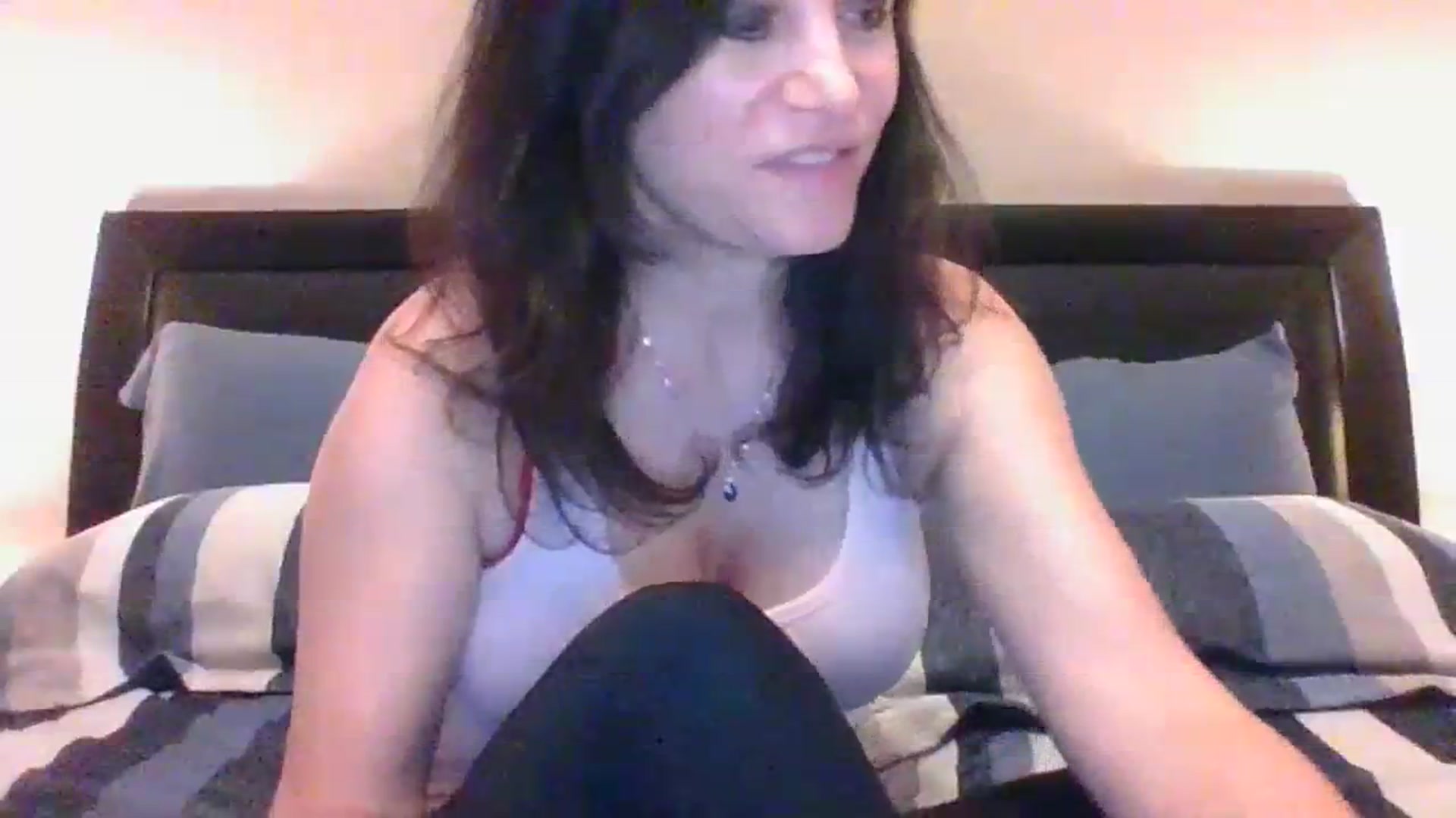 Gallery image thumbnail from LVDOLL's myfreecams stream on, 11/20/2023, 04:06 image 14 of 20