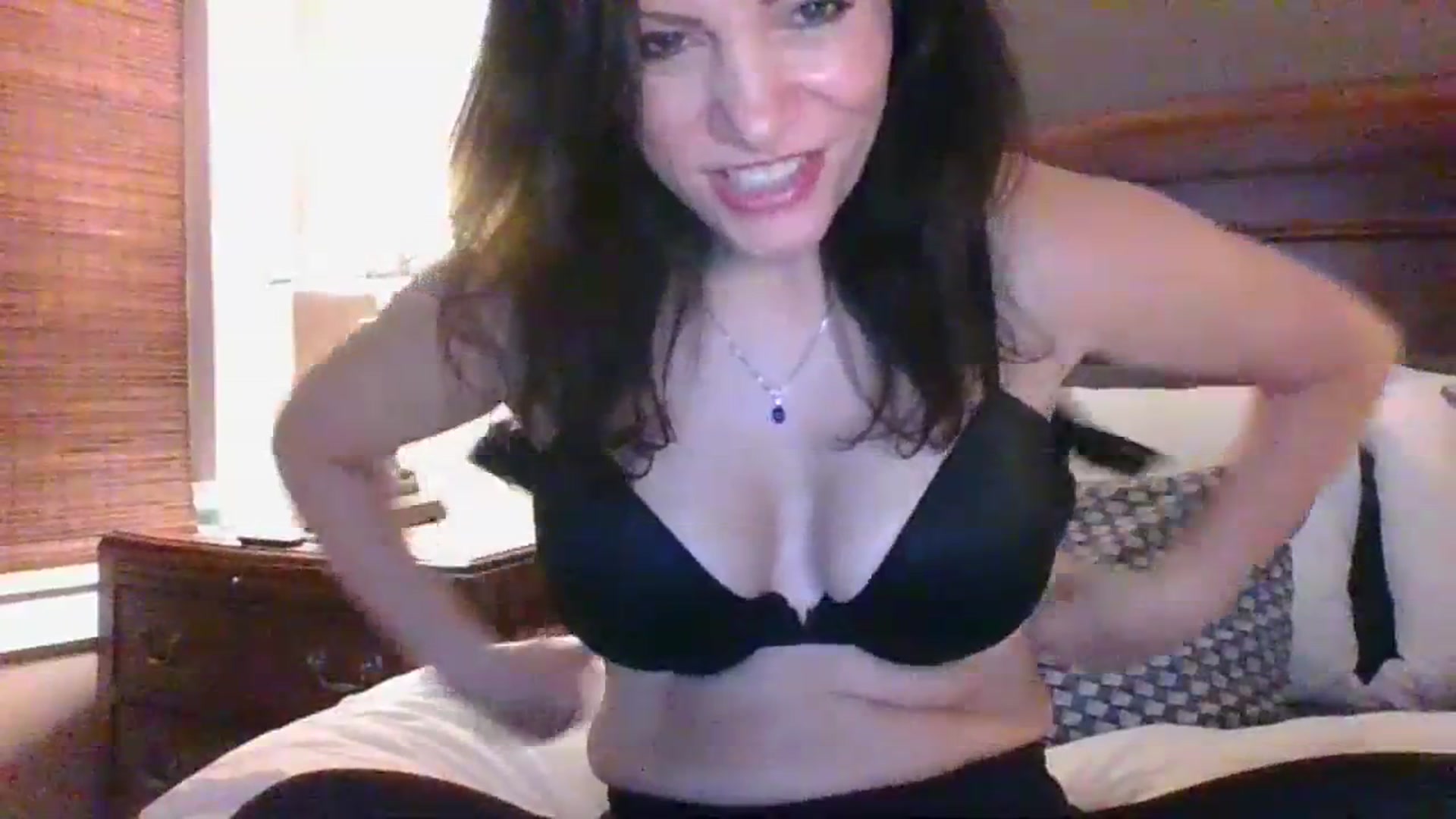 Gallery image thumbnail from LVDOLL's myfreecams stream on, 12/01/2023, 04:07 image 4 of 20