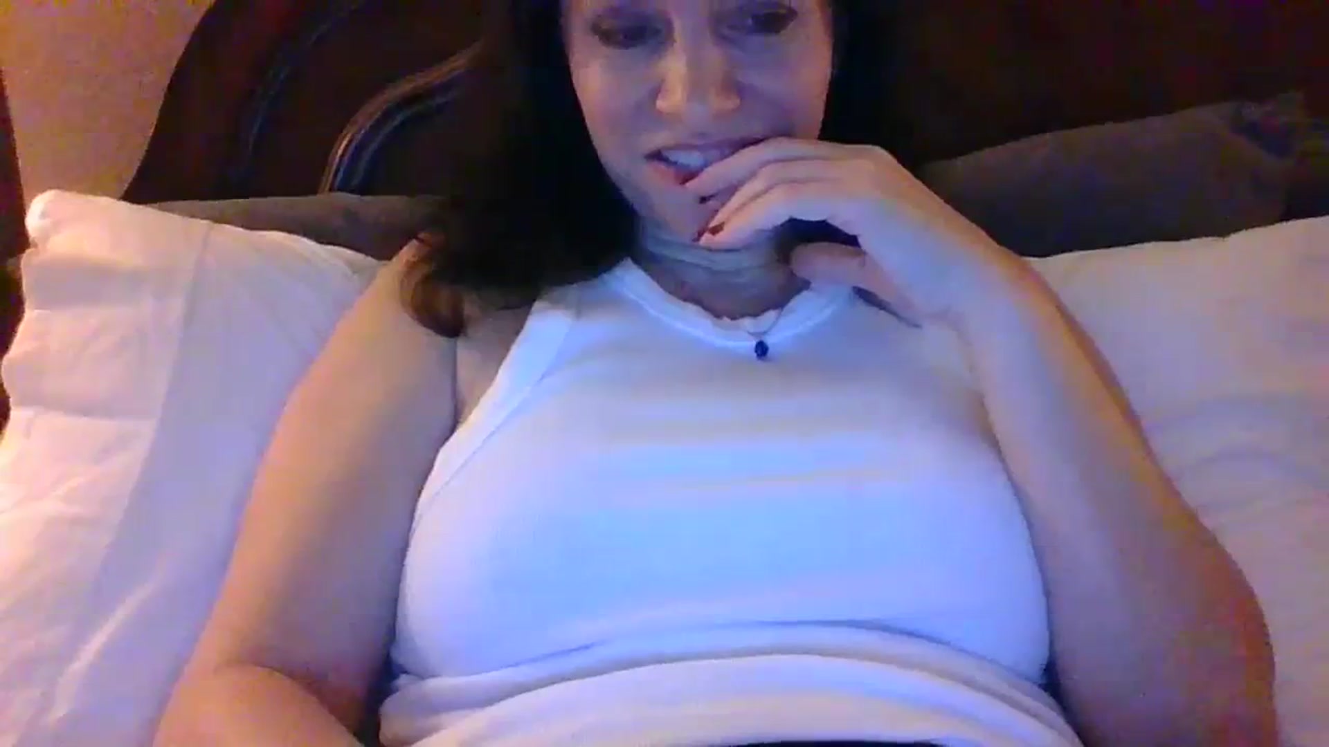 Gallery image thumbnail from LVDOLL's myfreecams stream on, 12/03/2023, 08:32 image 18 of 20
