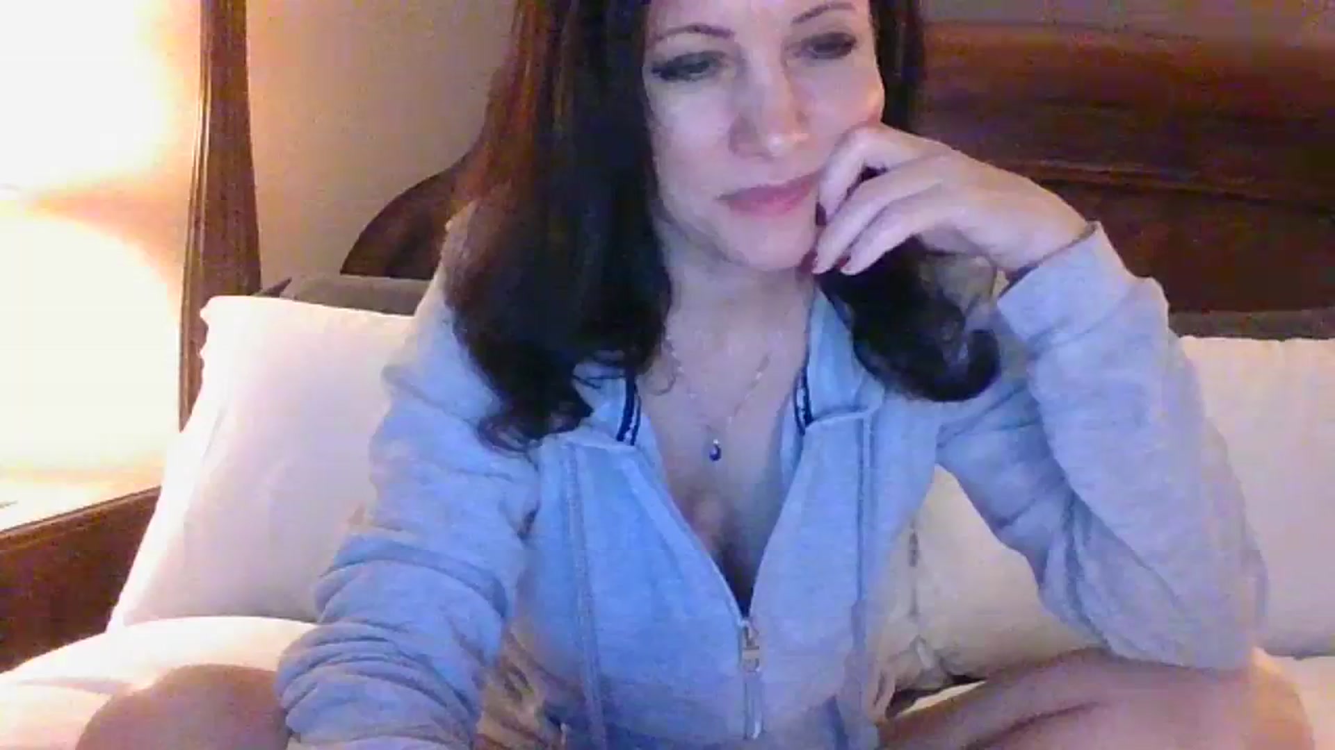 Gallery image thumbnail from LVDOLL's myfreecams stream on, 12/05/2023, 07:31 image 3 of 20
