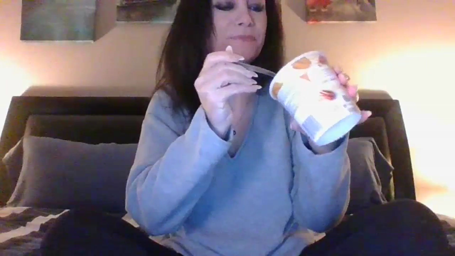 Gallery image thumbnail from LVDOLL's myfreecams stream on, 01/01/2024, 24:58 image 4 of 20