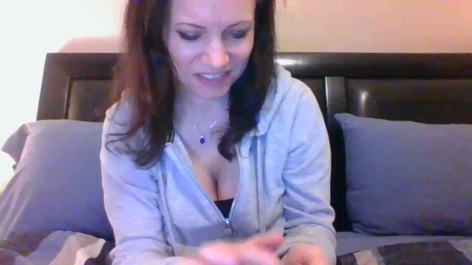 Gallery image thumbnail from LVDOLL's myfreecams stream on, 01/09/2024, 06:56 image 17 of 20