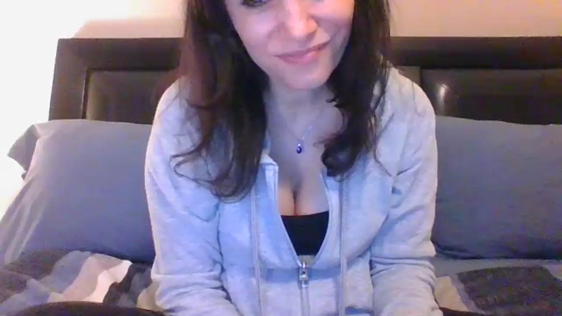 Gallery image thumbnail from LVDOLL's myfreecams stream on, 01/09/2024, 06:56 image 1 of 20