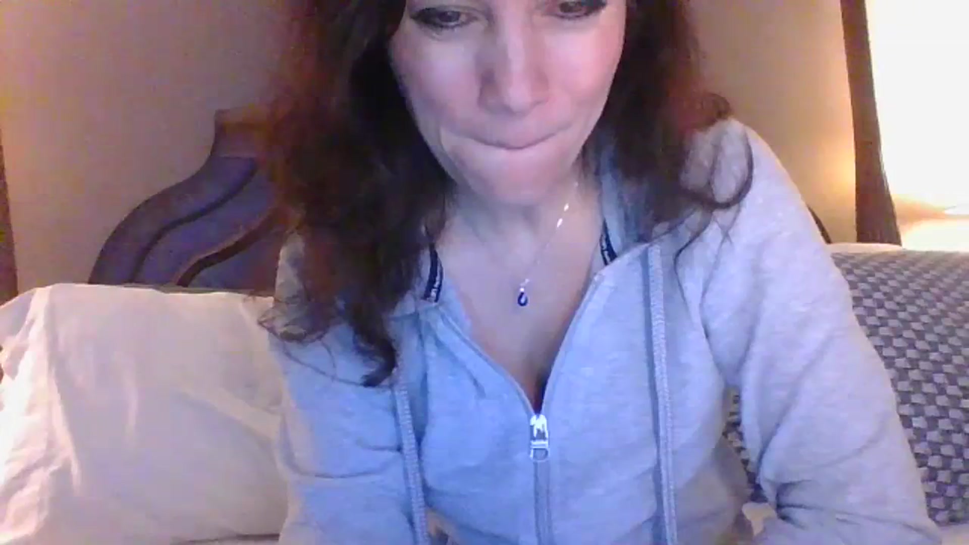 Gallery image thumbnail from LVDOLL's myfreecams stream on, 01/19/2024, 04:15 image 18 of 20