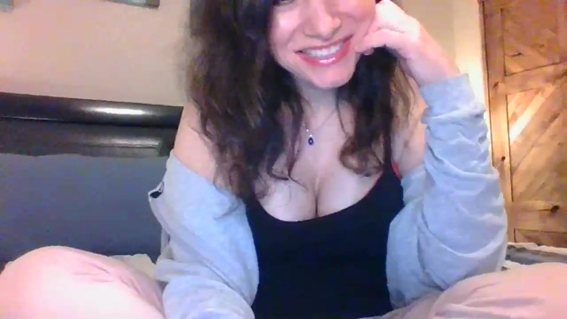 Gallery image thumbnail from LVDOLL's myfreecams stream on, 01/29/2024, 06:32 image 13 of 20