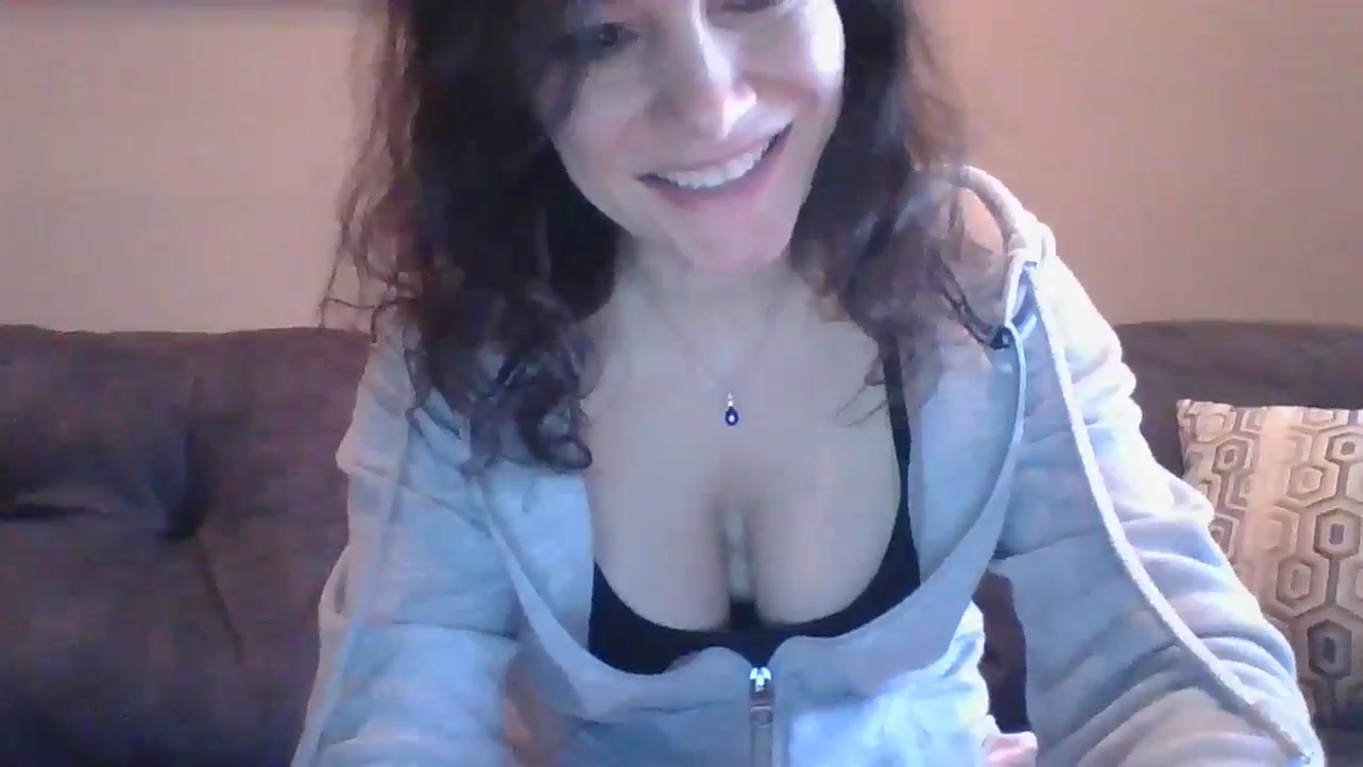 Gallery image thumbnail from LVDOLL's myfreecams stream on, 01/29/2024, 16:27 image 6 of 20
