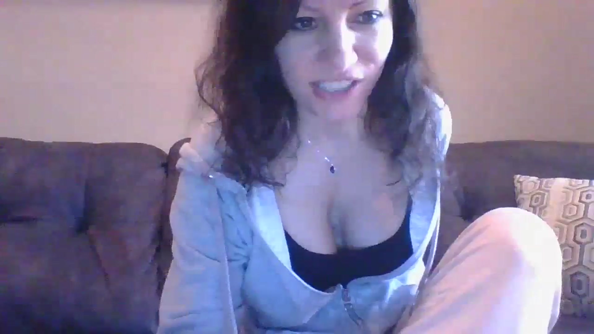 Gallery image thumbnail from LVDOLL's myfreecams stream on, 01/29/2024, 16:27 image 13 of 20