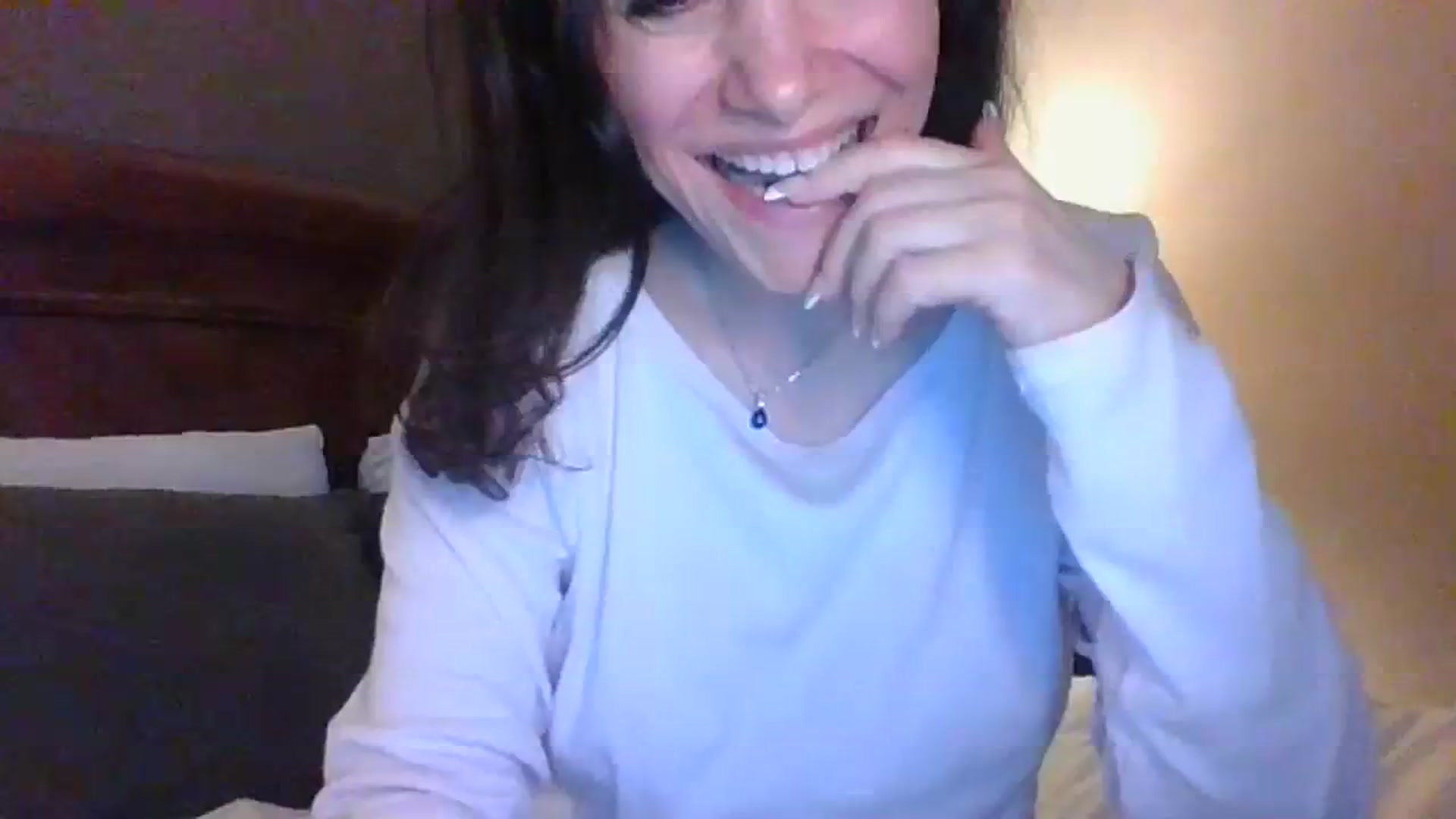 Gallery image thumbnail from LVDOLL's myfreecams stream on, 03/19/2024, 03:49 image 19 of 20