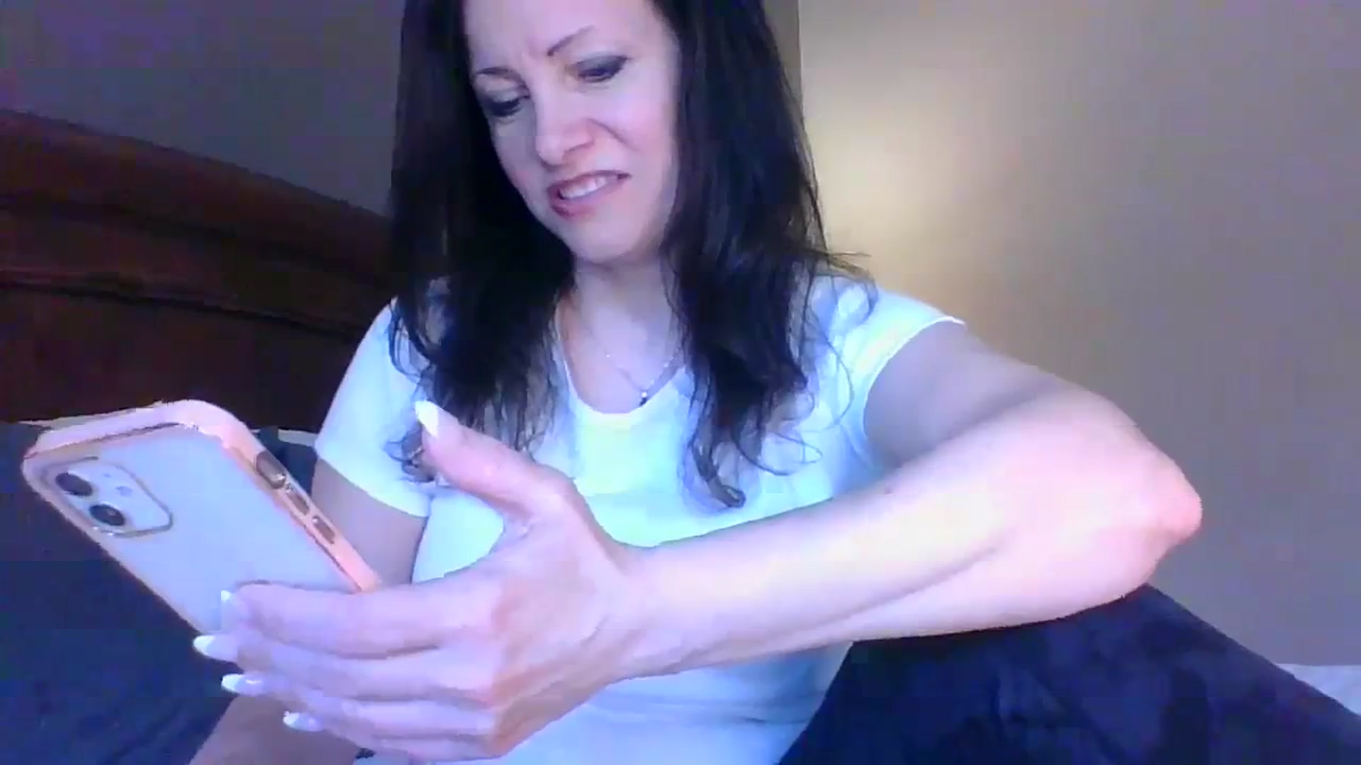 Gallery image thumbnail from LVDOLL's myfreecams stream on, 03/22/2024, 01:00 image 15 of 20