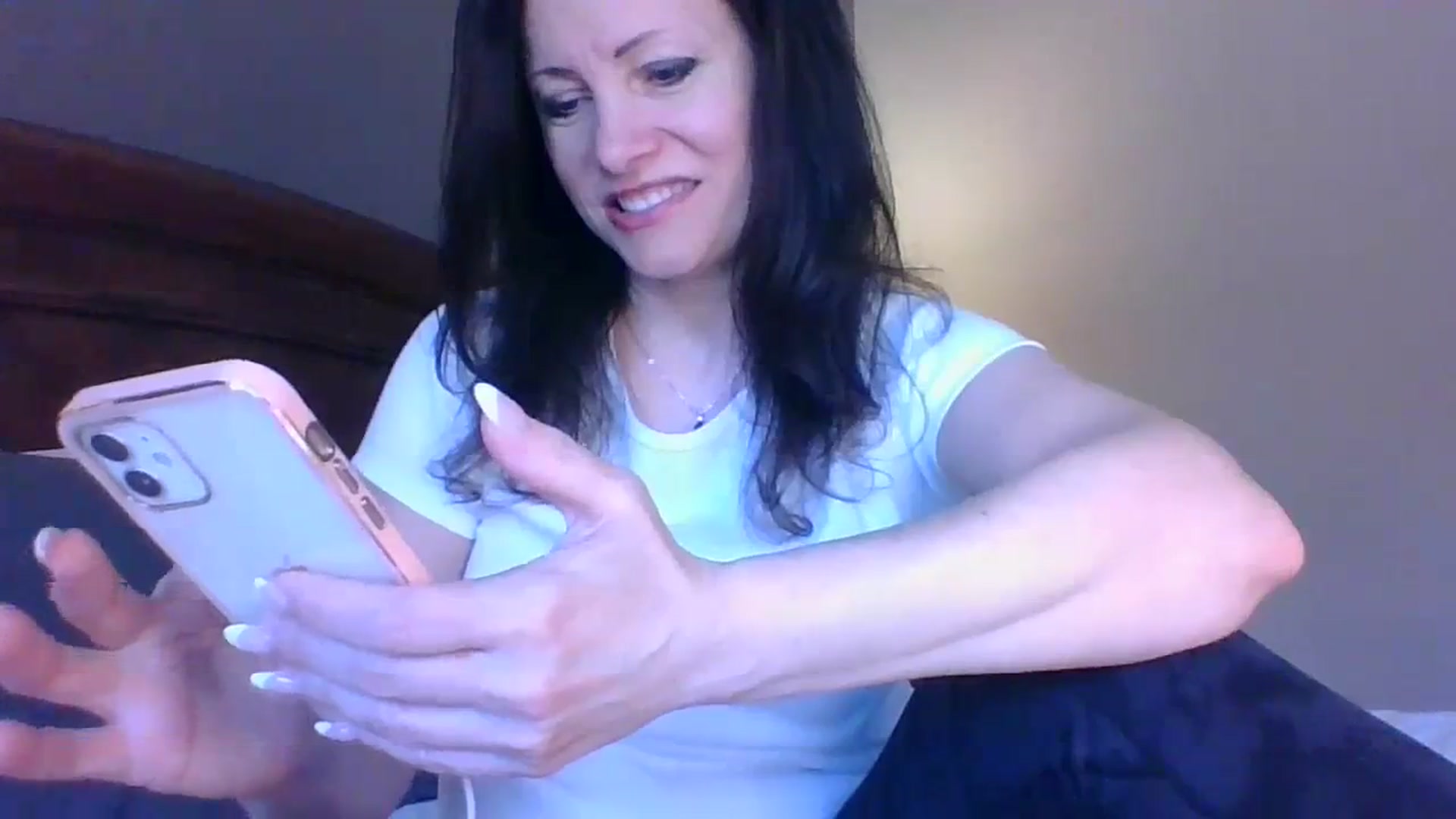 Gallery image thumbnail from LVDOLL's myfreecams stream on, 03/22/2024, 01:00 image 14 of 20
