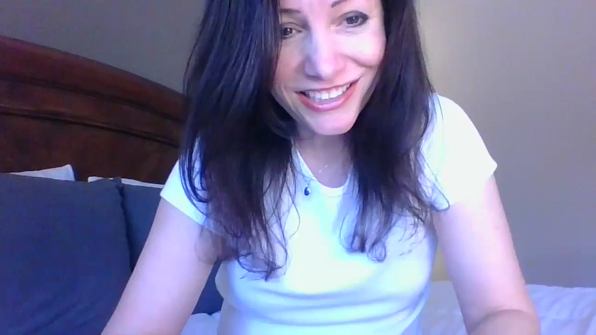 Gallery image thumbnail from LVDOLL's myfreecams stream on, 03/22/2024, 01:00 image 4 of 20