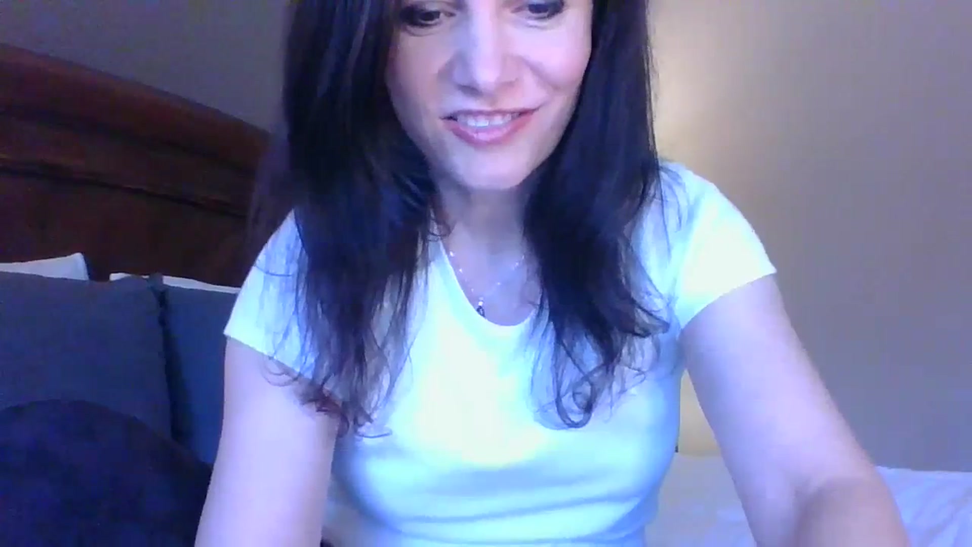Gallery image thumbnail from LVDOLL's myfreecams stream on, 03/22/2024, 01:00 image 18 of 20