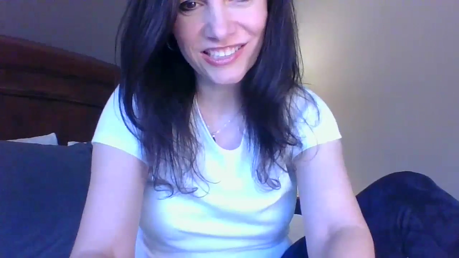 Gallery image thumbnail from LVDOLL's myfreecams stream on, 03/22/2024, 01:00 image 13 of 20