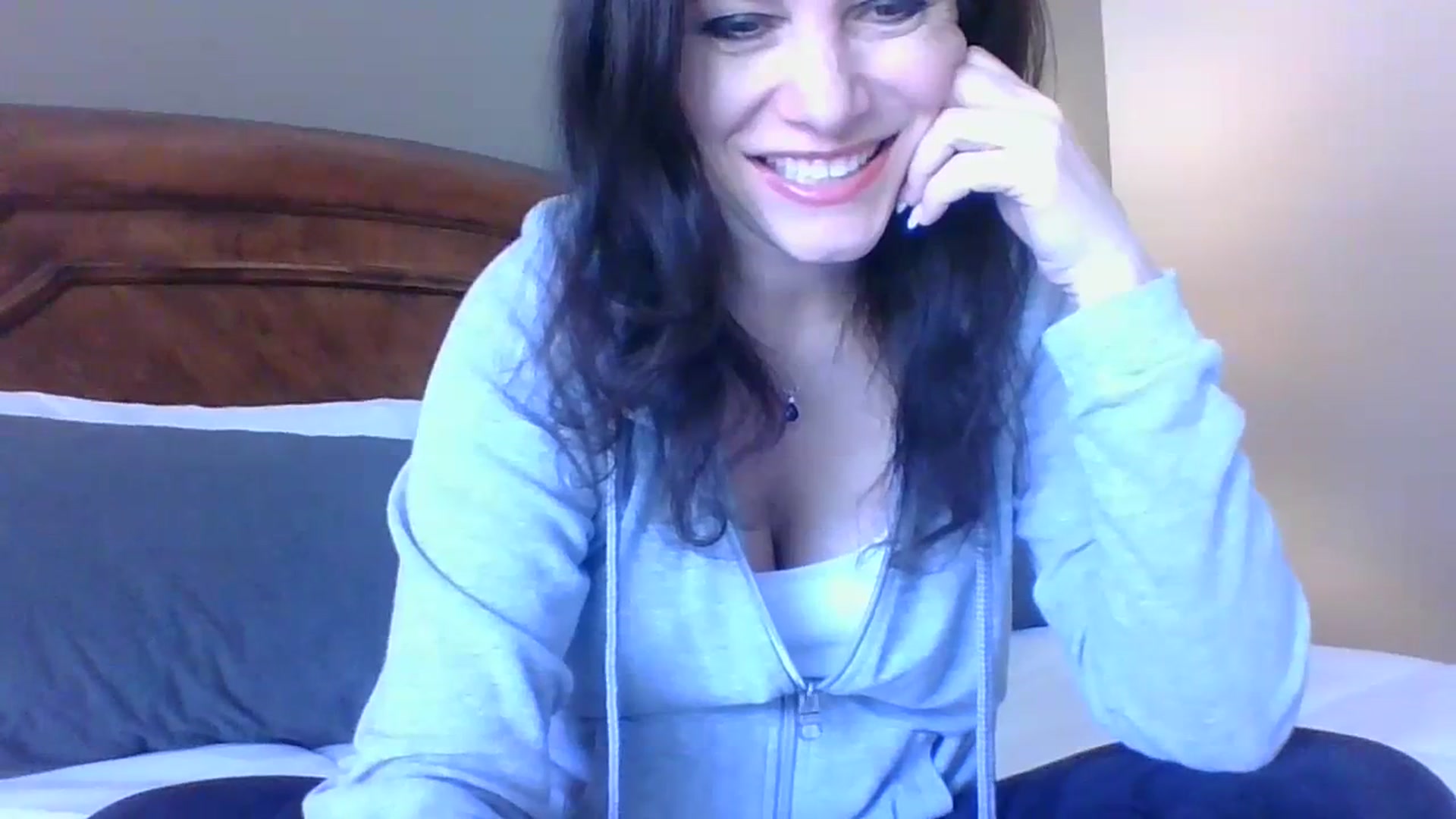 Gallery image thumbnail from LVDOLL's myfreecams stream on, 03/27/2024, 23:17 image 4 of 20
