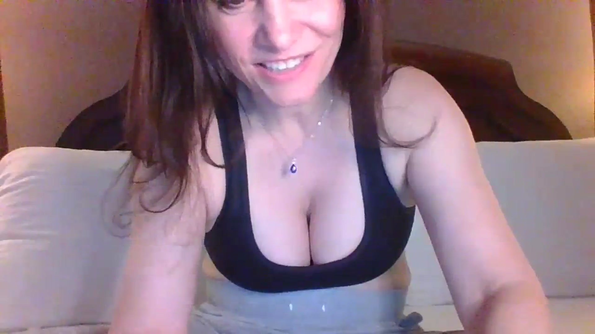 Gallery image thumbnail from LVDOLL's myfreecams stream on, 04/08/2024, 03:22 image 19 of 20