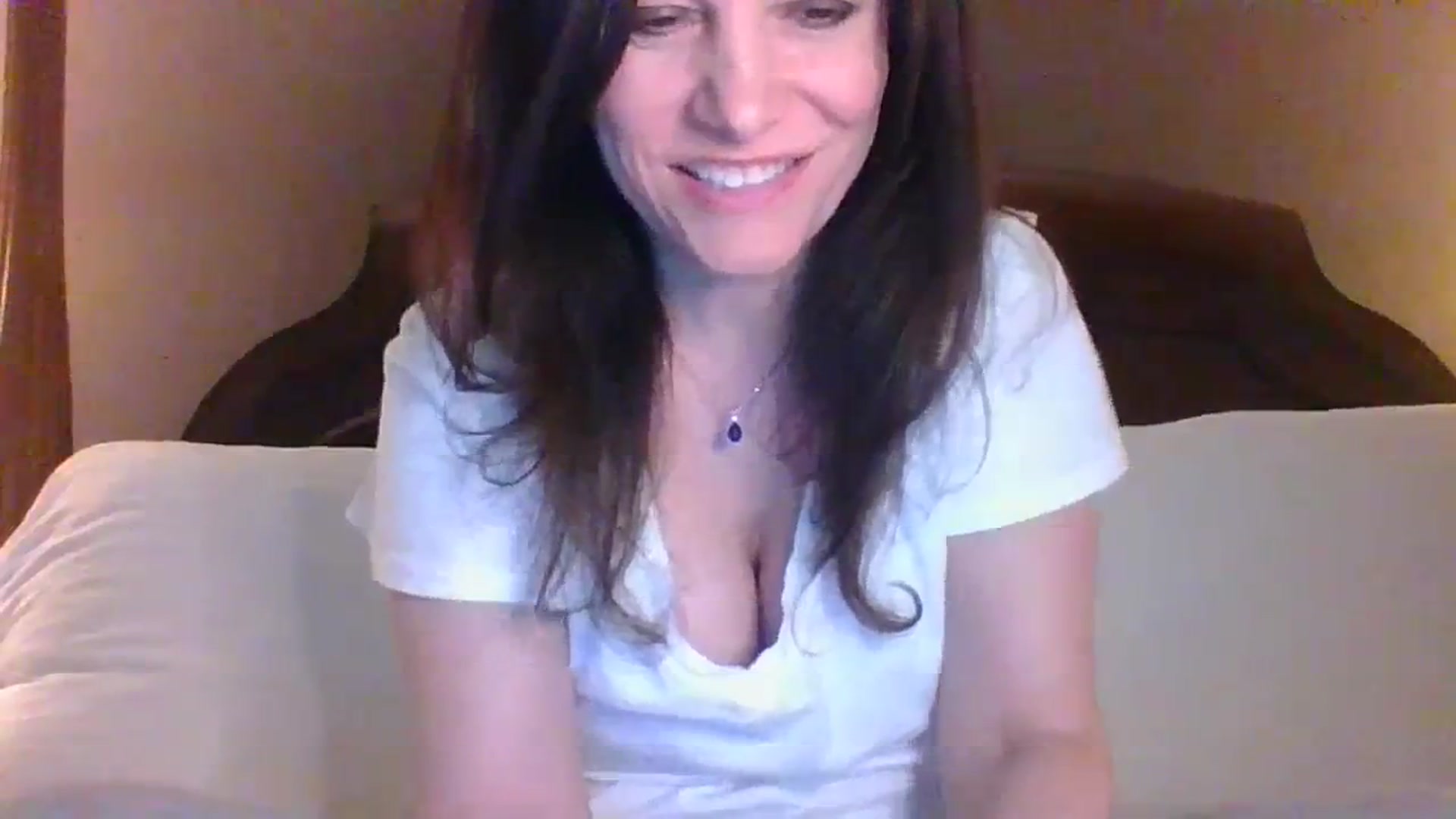 Gallery image thumbnail from LVDOLL's myfreecams stream on, 04/08/2024, 03:22 image 9 of 20