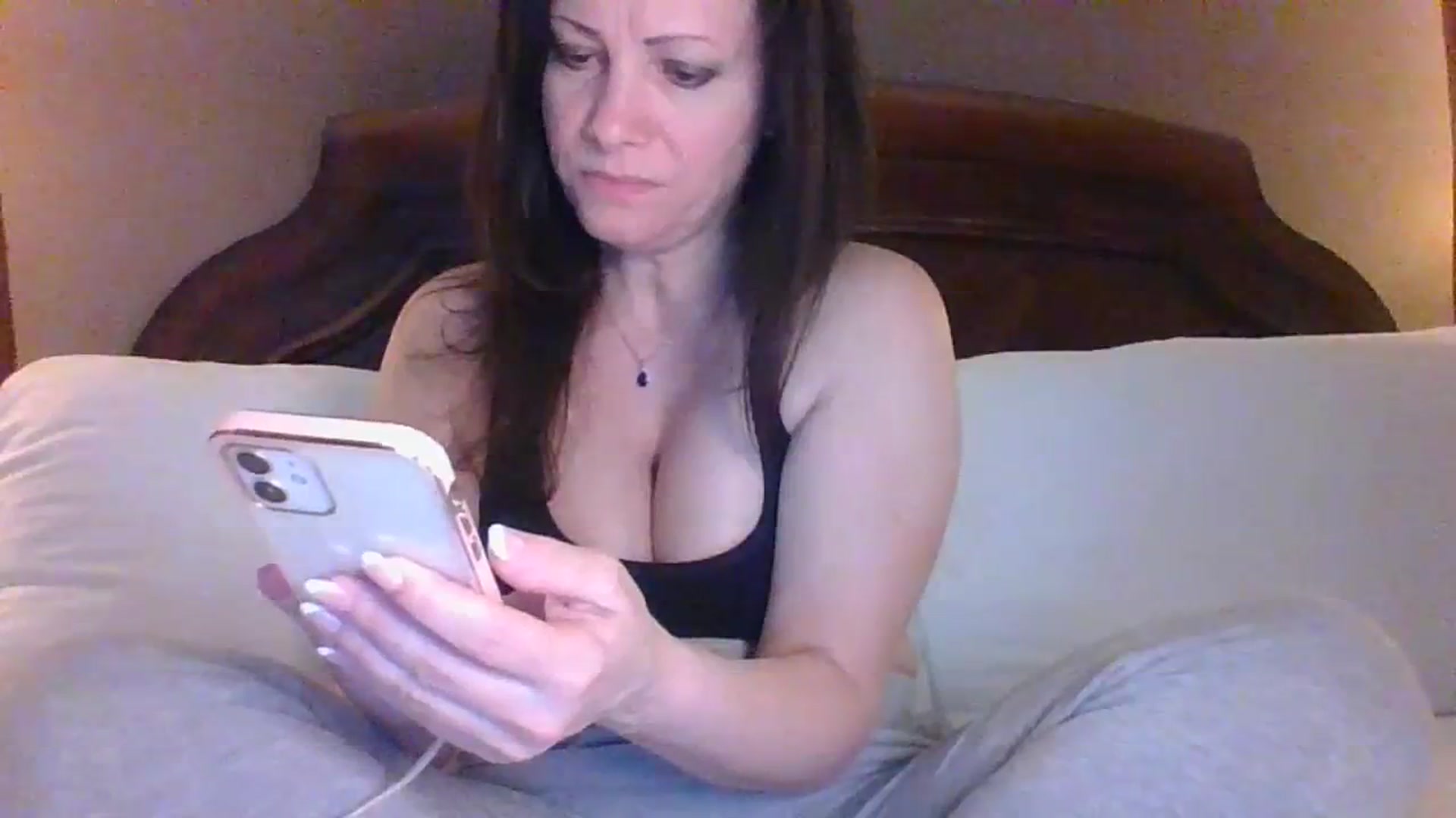 Gallery image thumbnail from LVDOLL's myfreecams stream on, 04/08/2024, 03:22 image 15 of 20