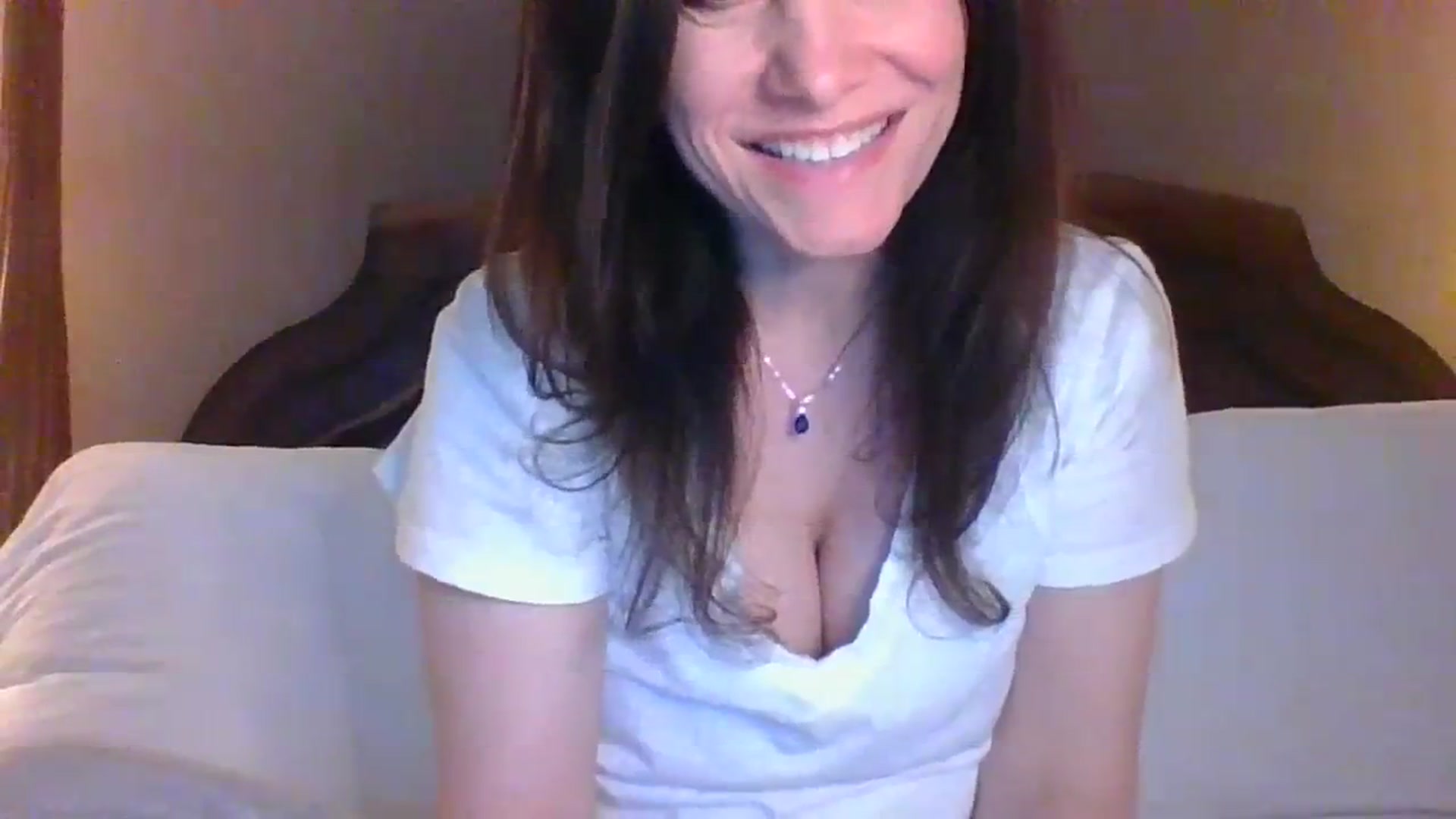 Gallery image thumbnail from LVDOLL's myfreecams stream on, 04/08/2024, 03:22 image 10 of 20