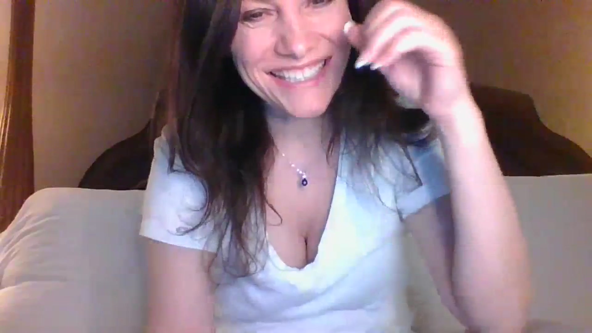 Gallery image thumbnail from LVDOLL's myfreecams stream on, 04/08/2024, 03:22 image 2 of 20