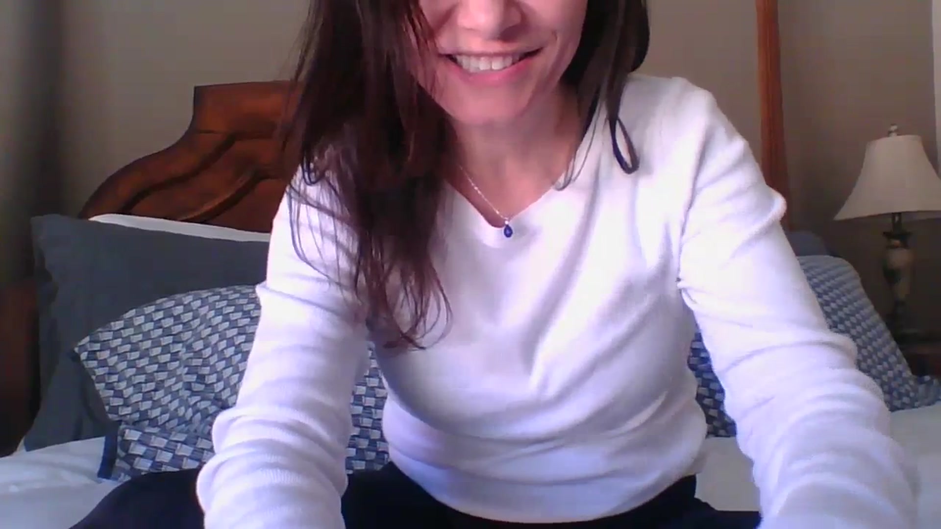 Gallery image thumbnail from LVDOLL's myfreecams stream on, 04/08/2024, 19:28 image 14 of 20