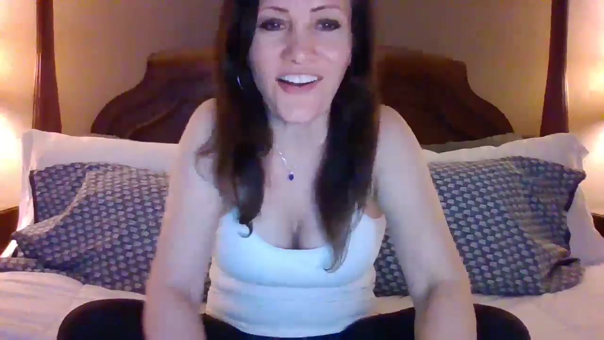 Gallery image thumbnail from LVDOLL's myfreecams stream on, 04/16/2024, 04:04 image 9 of 20