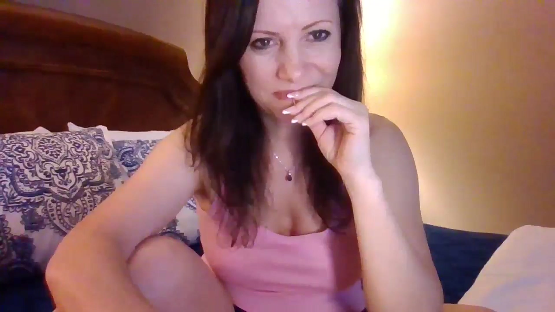 Gallery image thumbnail from LVDOLL's myfreecams stream on, 04/19/2024, 04:21 image 18 of 20
