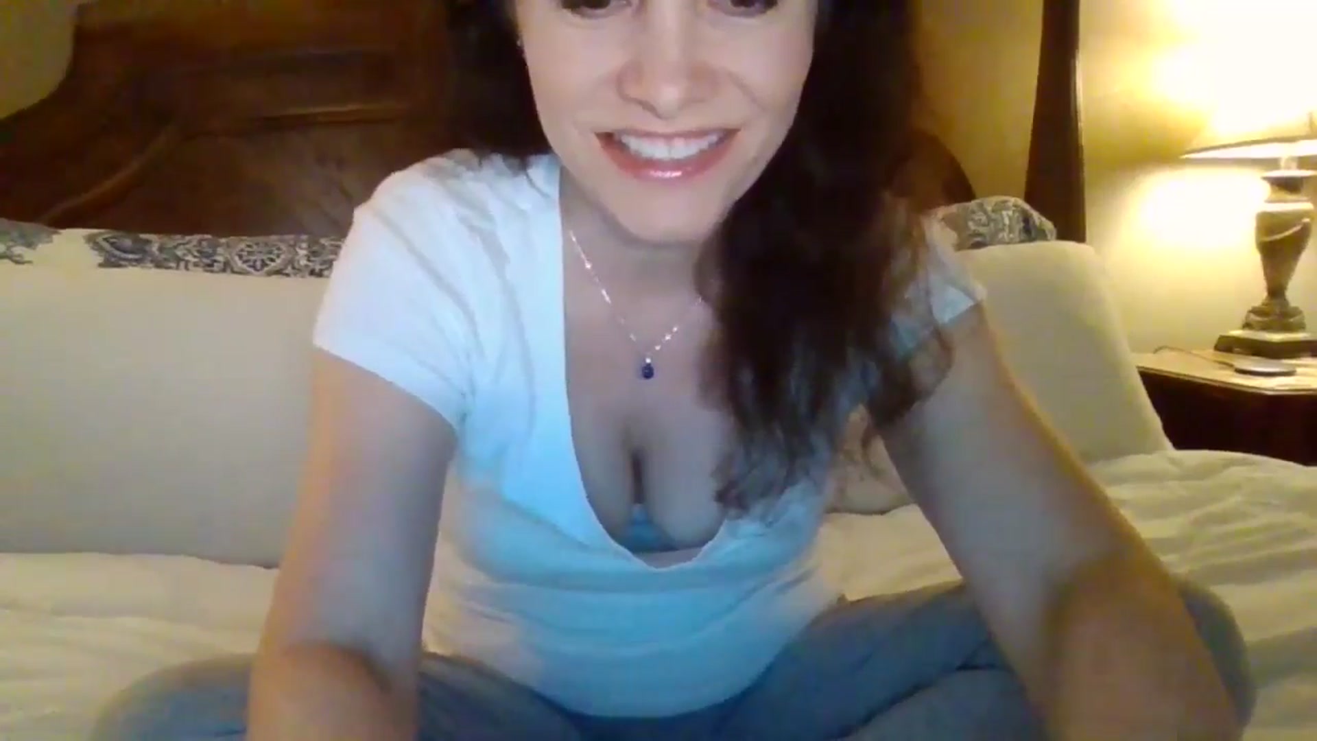 Gallery image thumbnail from LVDOLL's myfreecams stream on, 04/22/2024, 04:14 image 2 of 20
