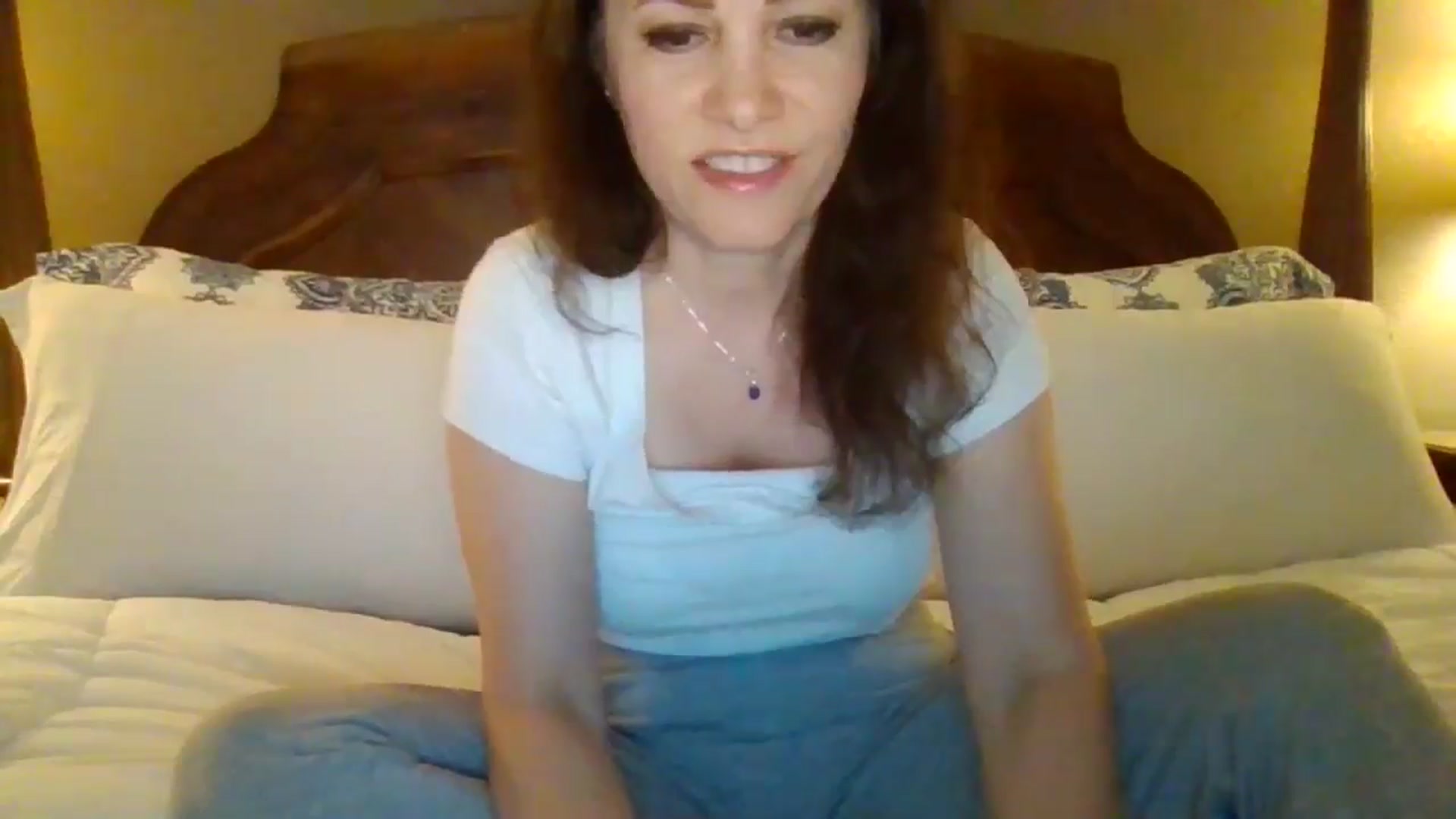 Gallery image thumbnail from LVDOLL's myfreecams stream on, 04/22/2024, 04:14 image 17 of 20