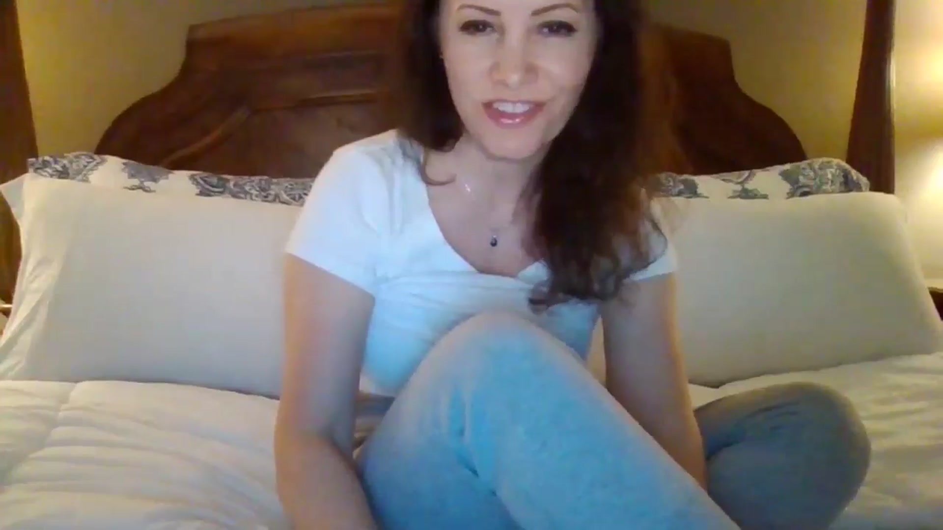 Gallery image thumbnail from LVDOLL's myfreecams stream on, 04/22/2024, 04:14 image 13 of 20