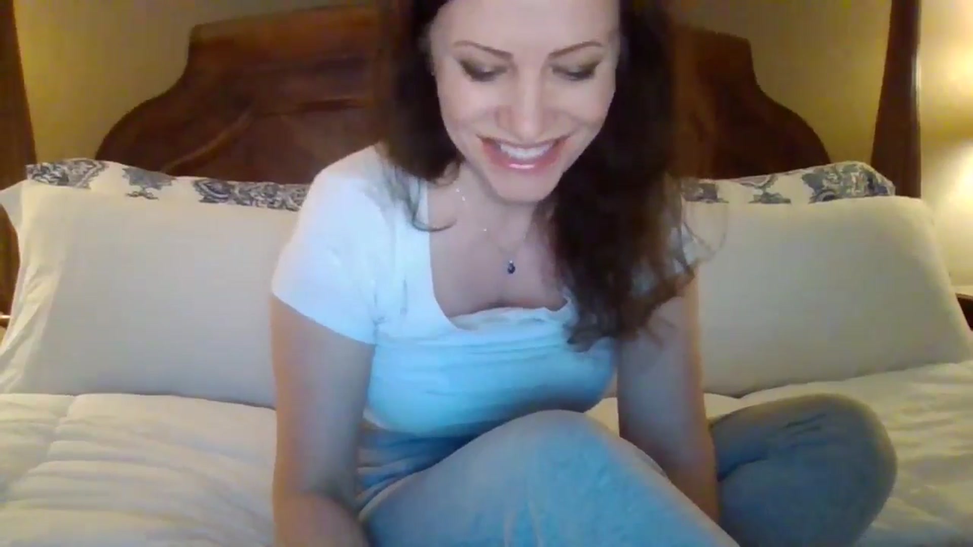 Gallery image thumbnail from LVDOLL's myfreecams stream on, 04/22/2024, 04:14 image 14 of 20